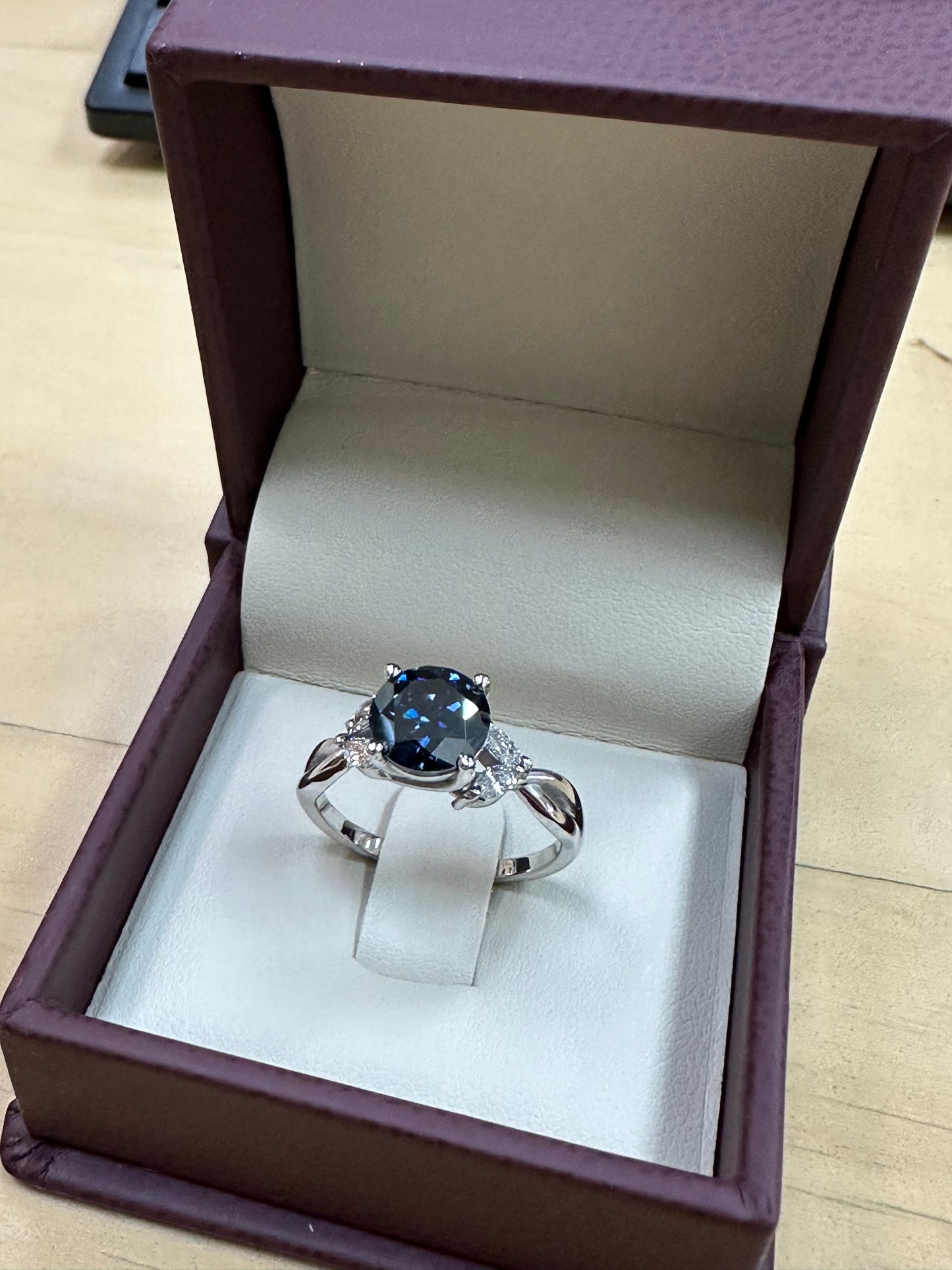 Engagement Ring 2.0 Ct Lab Grown Diamond