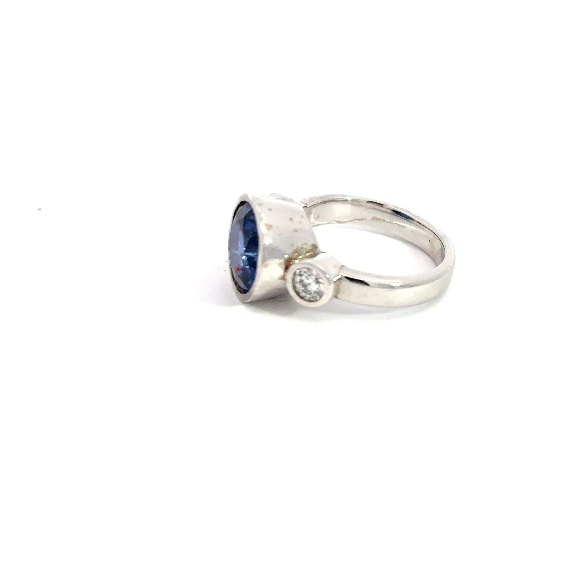 Sapphire .Lab Grown 4.5 Carat - Gold Star Jewelry